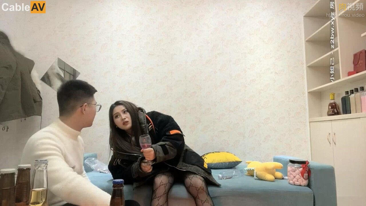 白嫖探花】密碼房，社交APP上勾搭的大胸小姐姐，單身許久好饑渴，大胸白嫩欲拒還迎近距離偷拍- 肉視頻,您的私人AV影院